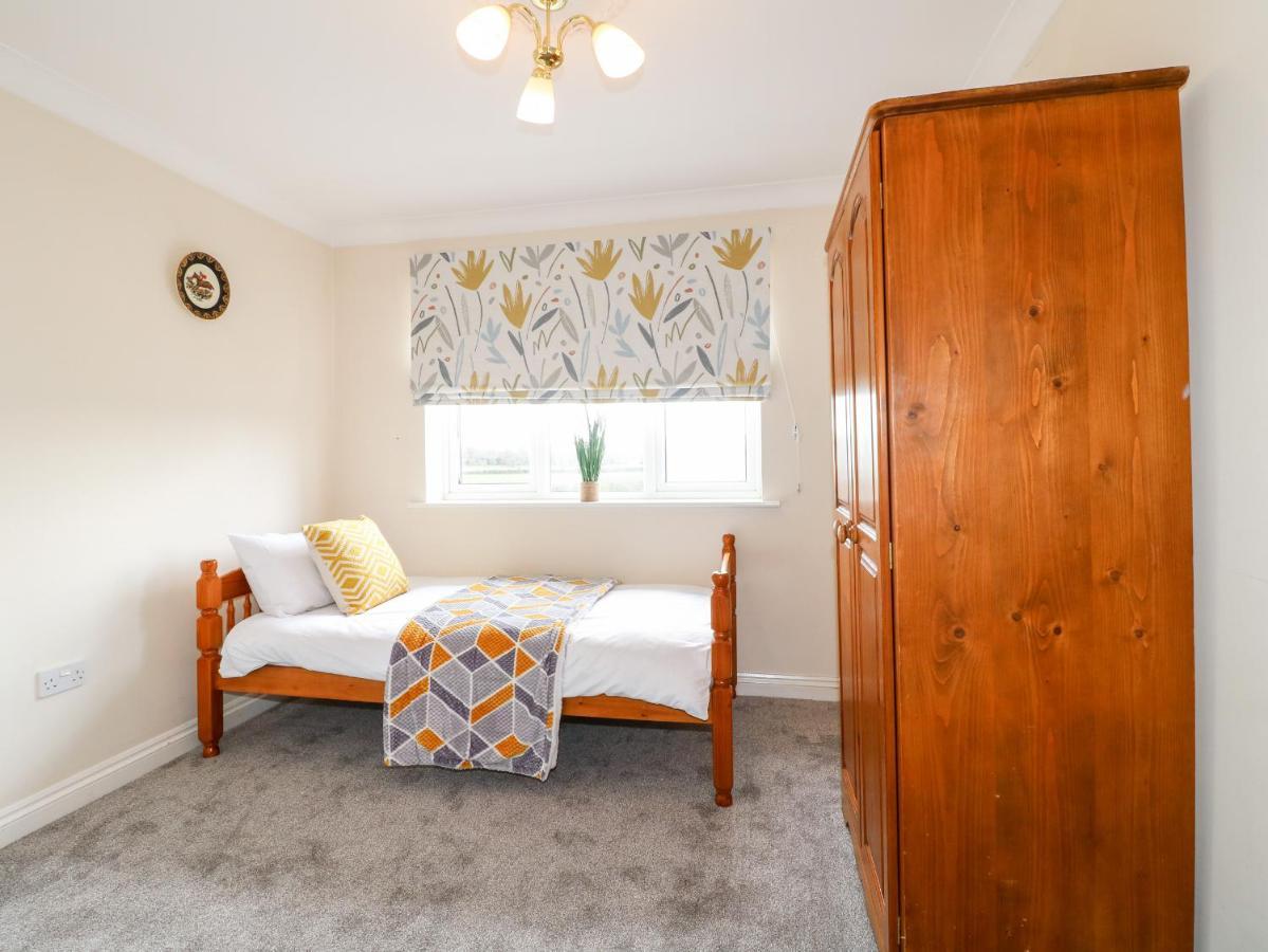 Tixall Manor Farm Стаффорд Екстер'єр фото