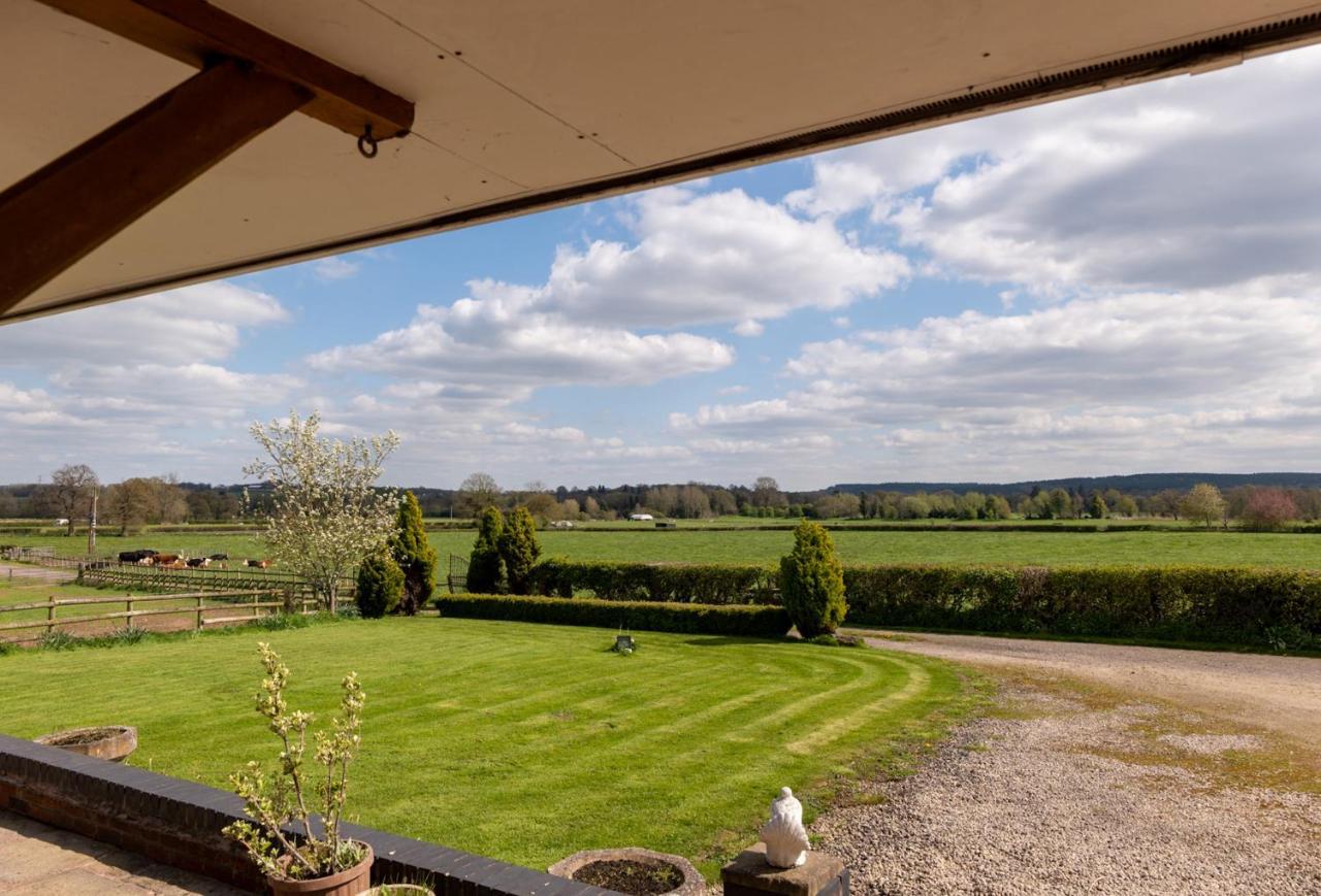 Tixall Manor Farm Стаффорд Екстер'єр фото