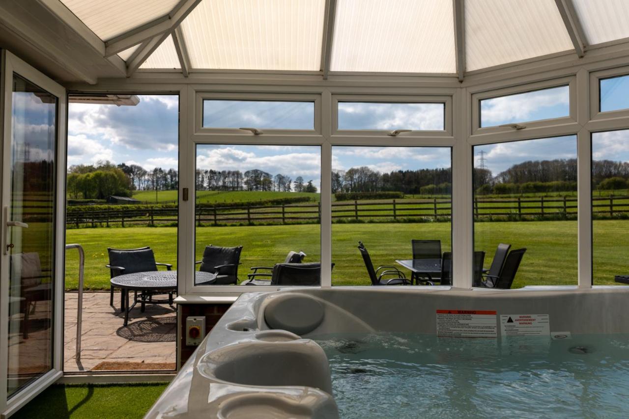 Tixall Manor Farm Стаффорд Екстер'єр фото