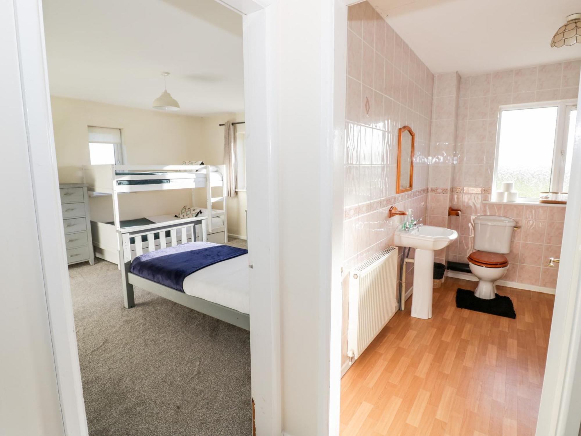 Tixall Manor Farm Стаффорд Екстер'єр фото