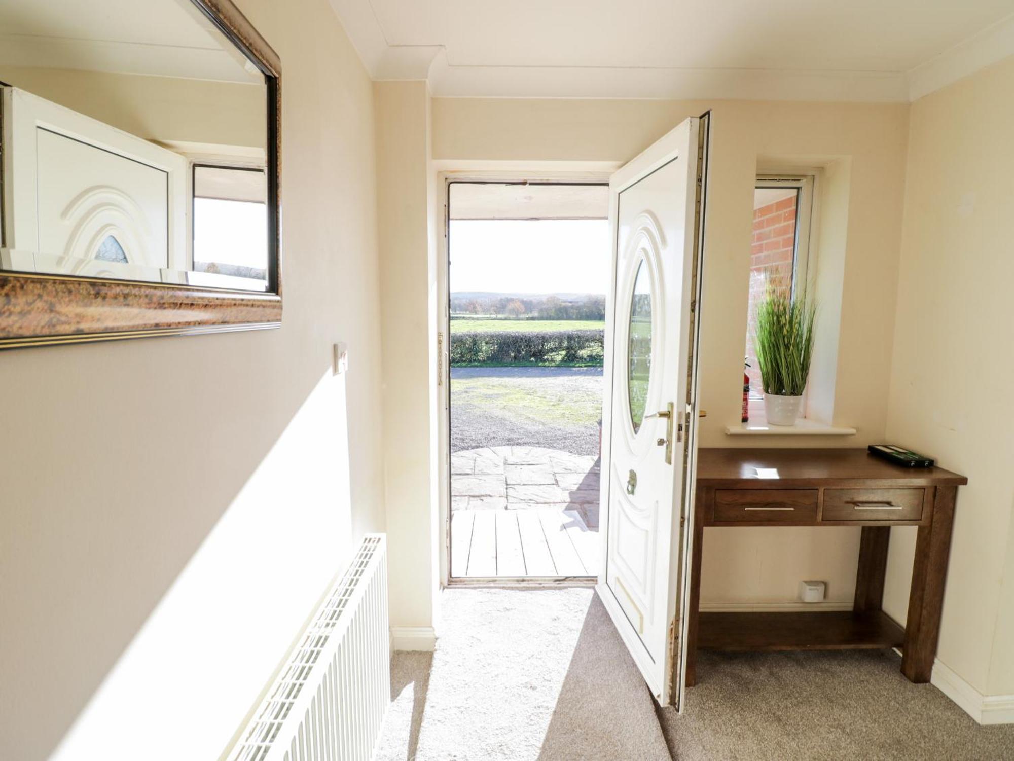 Tixall Manor Farm Стаффорд Екстер'єр фото